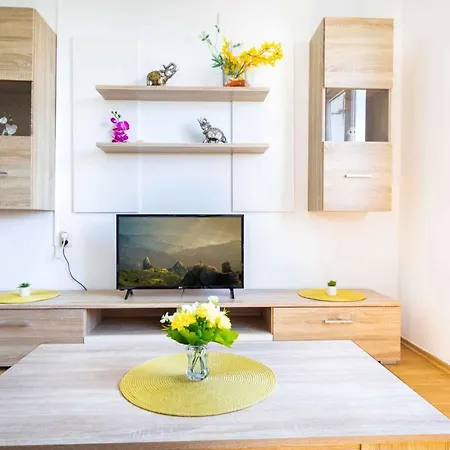 - Sibenik Riviera 36423 * 罗戈兹尼察