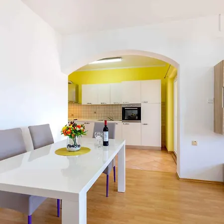 - Sibenik Riviera 36423 Appartamento