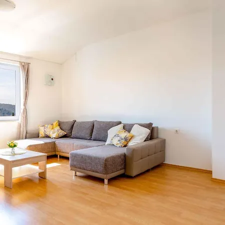 - Sibenik Riviera 36423 * 罗戈兹尼察