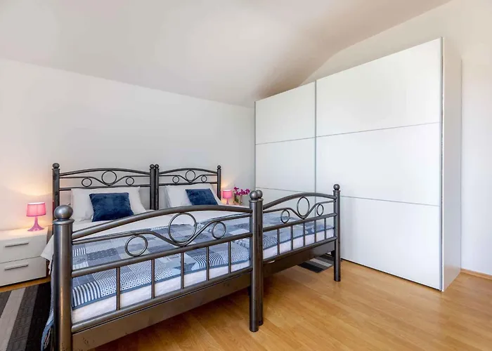 - Sibenik Riviera 36423 *